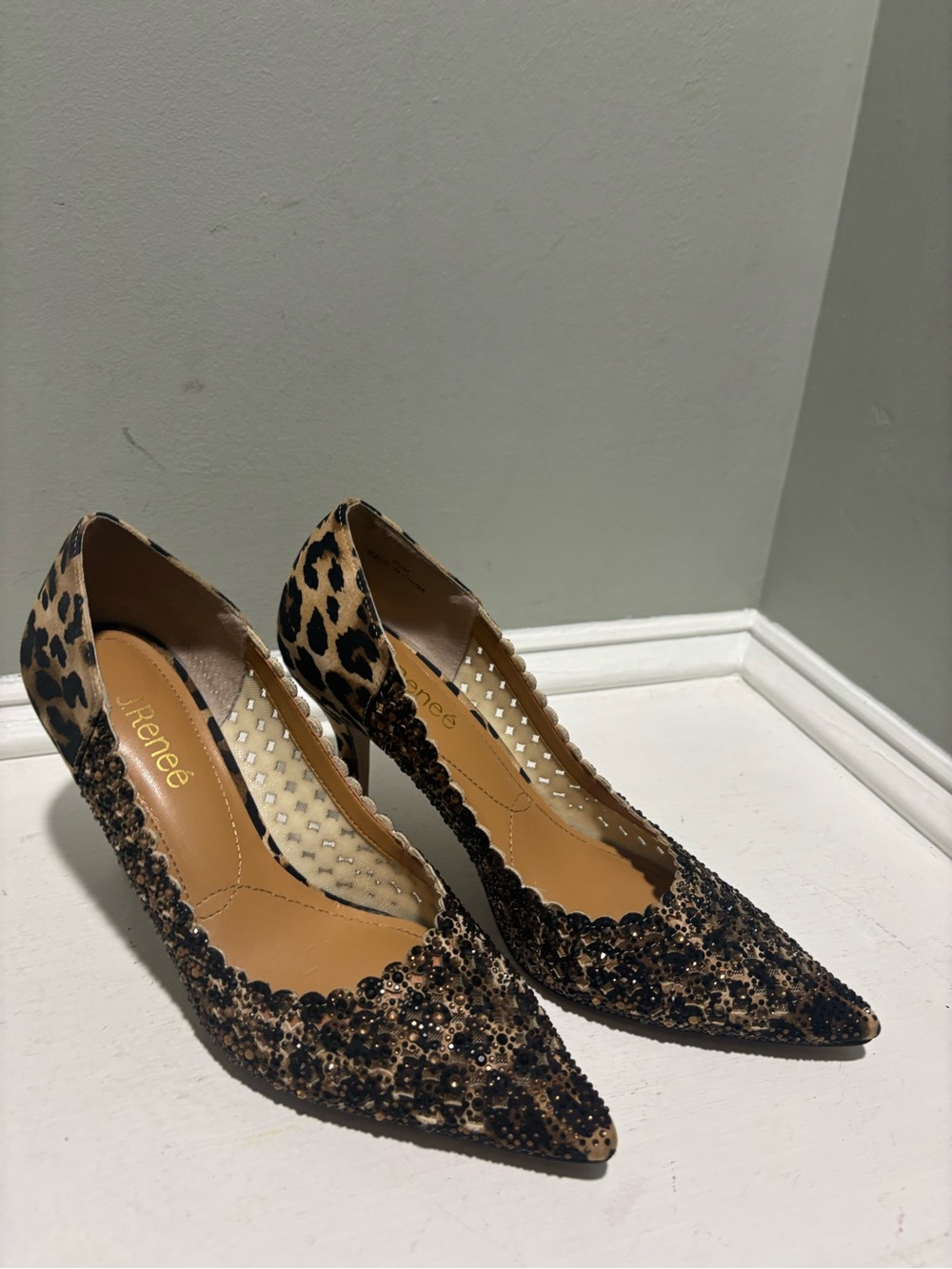 J. Renee Leopard Print Pointed Toe Heels with Embellished Lace-size 9.5 - Picture 4 of 9